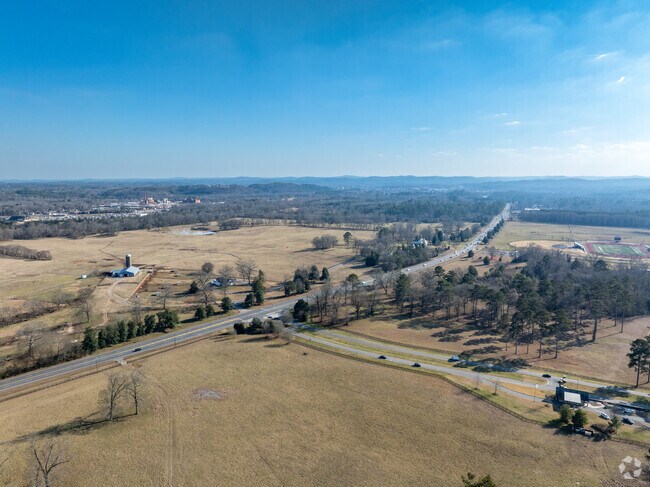 Interstate 27 gracefully winds through the beautiful area near Rome, GA, offering lovely views and easy access to this charming destination.