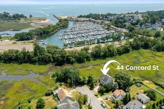 44 Concord St, Fairfield, CT 06824