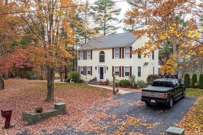 Colonials in Westville are frequently well removed from main roads and are very secluded.