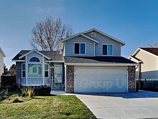 6158 Crystal River Dr, Murray, UT 84123