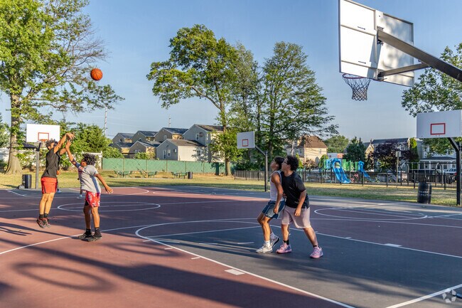 Hickory Park in Arlington features a basketball court.