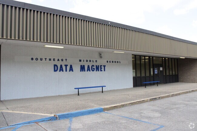 Southeast Middle School is a digital arts and technology-focused STEAM academy.