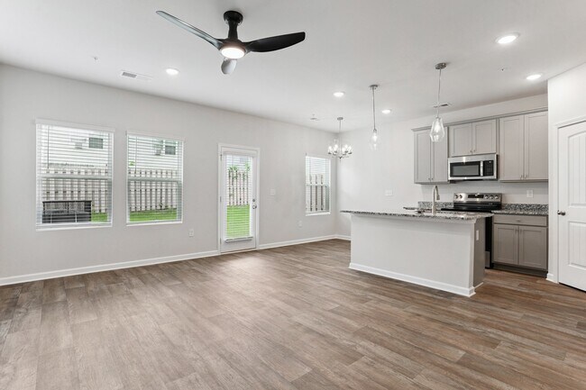 11567 Kimberly Way, Hampton, GA 30228 - photo 4