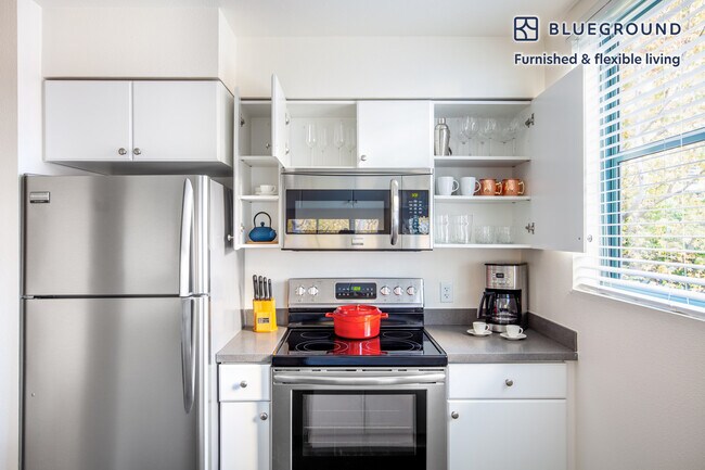 2 Townsend St unit FL3-ID395, San Francisco, CA 94107 - photo 7