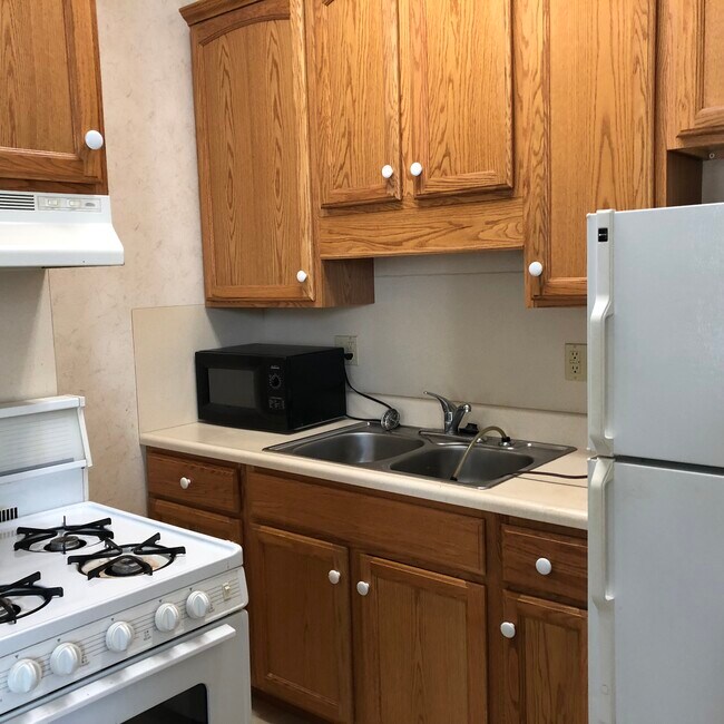 130 Walnut St unit C, Findlay, OH 45840 - photo 5