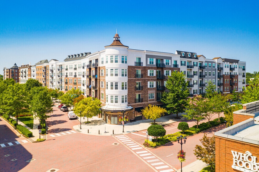 Flats at West Broad Village 3930 Wild Goose Ln, Glen Allen, VA