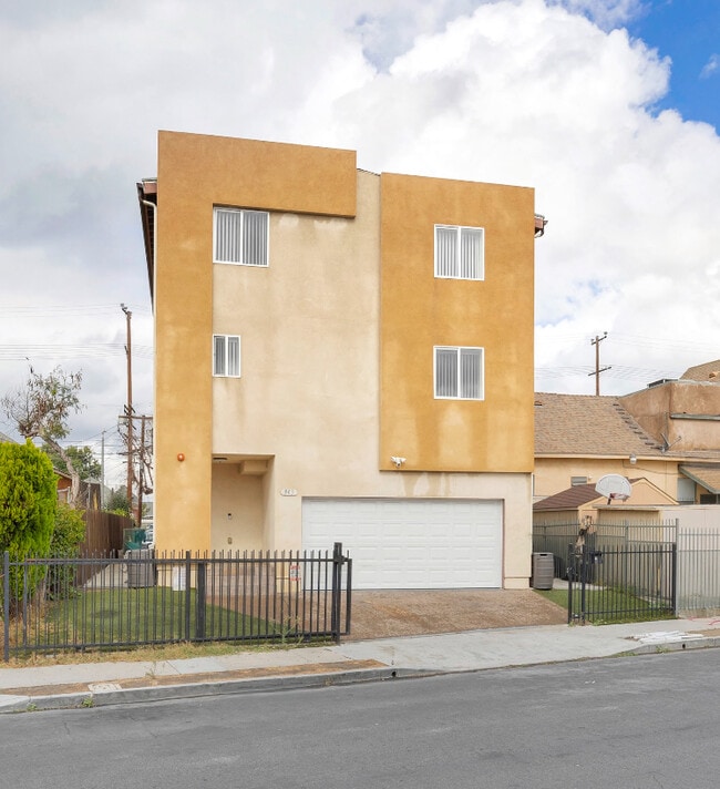 343 E 37th St, Los Angeles, CA 90011