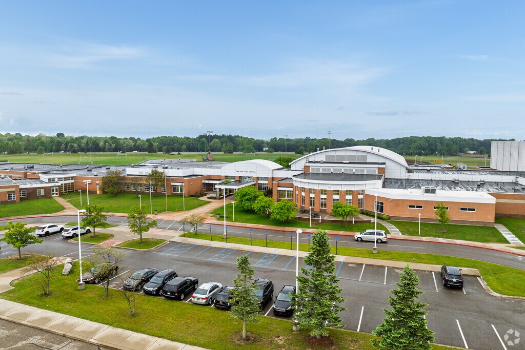 Paw Paw High School is located in the Paw Paw Public School District.