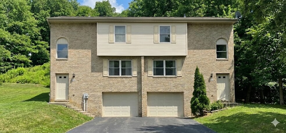 124 Duquesne Blvd, New Kensington, PA 15068 - photo 1