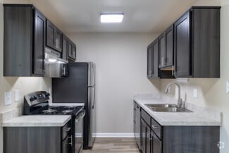 38001 Clubhouse Ln, Harrison Township, MI 48045