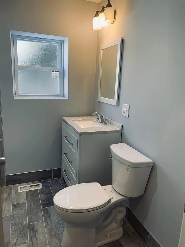 8020 S Prairie Ave Unit 2, Chicago, IL 60619