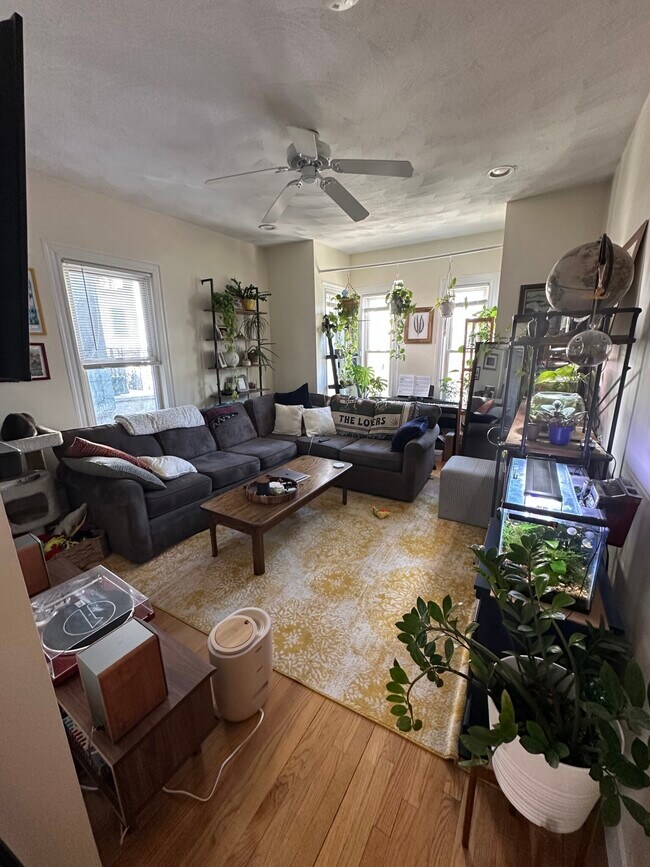 10 Homer Square Unit 1, Somerville, MA 02143