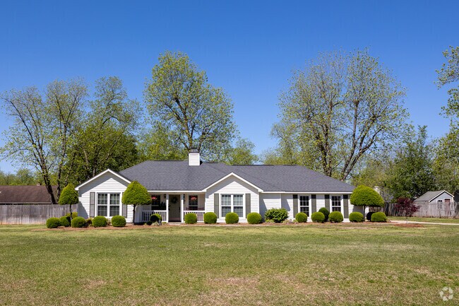 A beautiful ranch slyle home in Centerville, Georgia.
