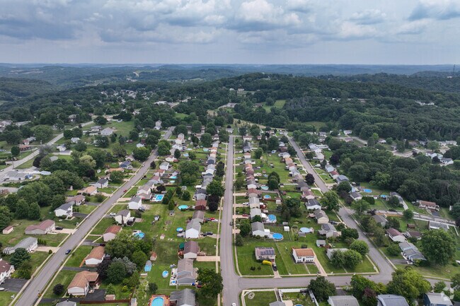 Economy is a country setting but only a 23 mile drive to Downtown Pittsburgh.