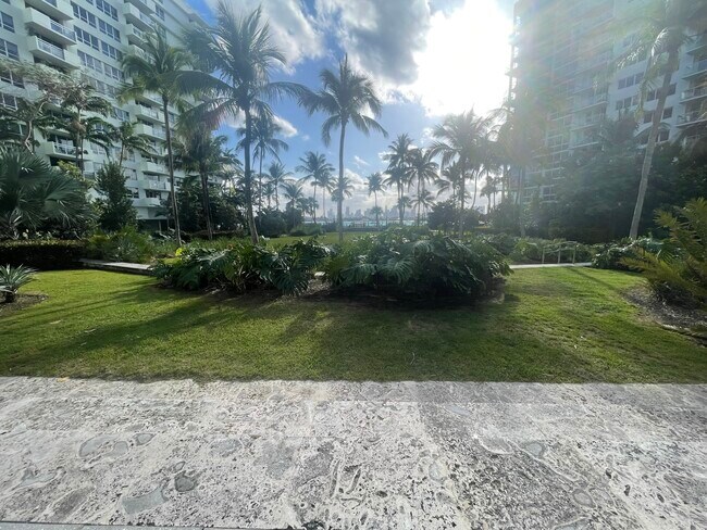 Flamingo Point unit C-1002, Miami Beach, FL 33139 - photo 5