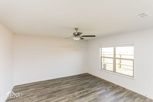 140 Holster Holw Rd, Newark, TX 76071 - photo 5