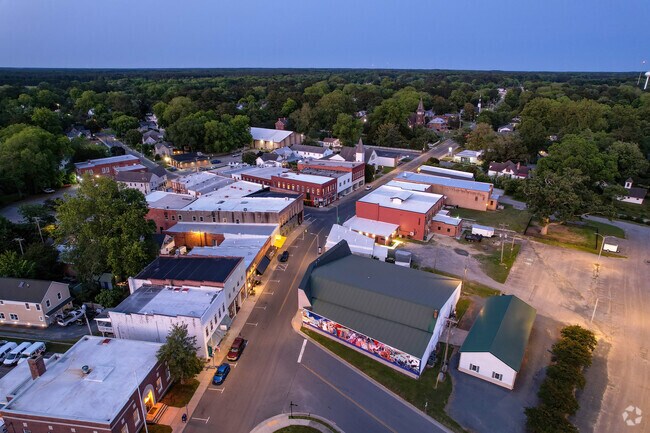 Onancock is known for it's many art galleries and shops in it's historic district.