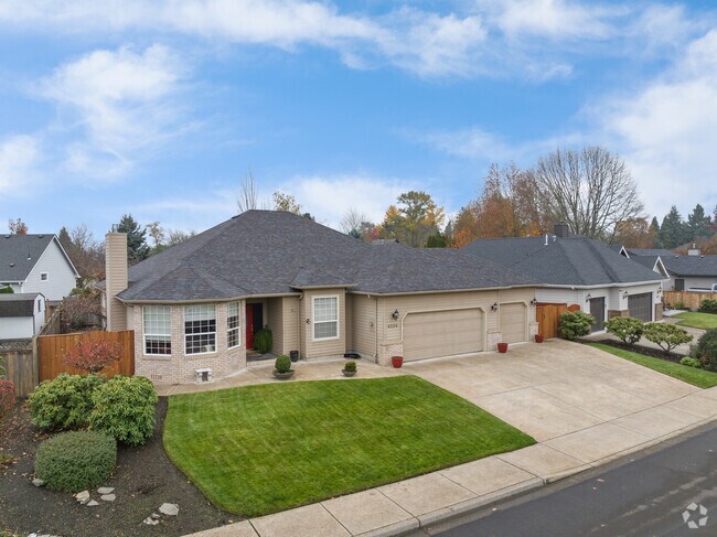 Homes in the Santa Clara area feature well maintained landscaping.