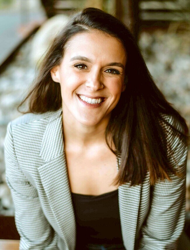 Angela Rera