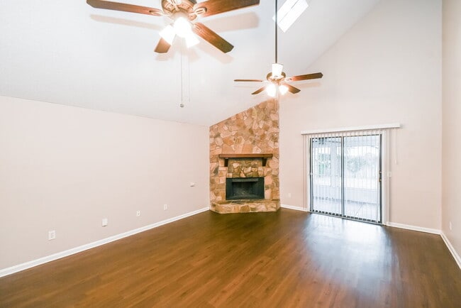 1853 Alberta Ct N, Middleburg, FL 32068 - photo 4