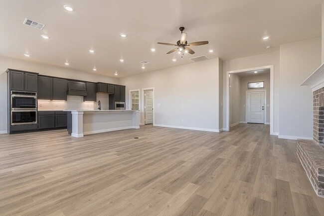 12001 Ironton Ave, Lubbock, TX 79424 - photo 4