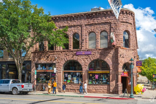 Residents can enjoy a stroll along Main Ave for plenty of shopping and dinning options.