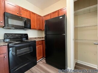 311 Lowell St Unit 2212, Andover, MA 01810