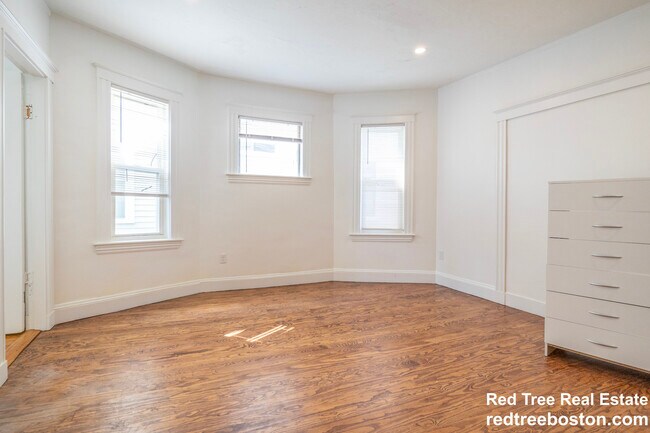 7 Hallam St unit 1, Dorchester, MA 02125 - photo 7