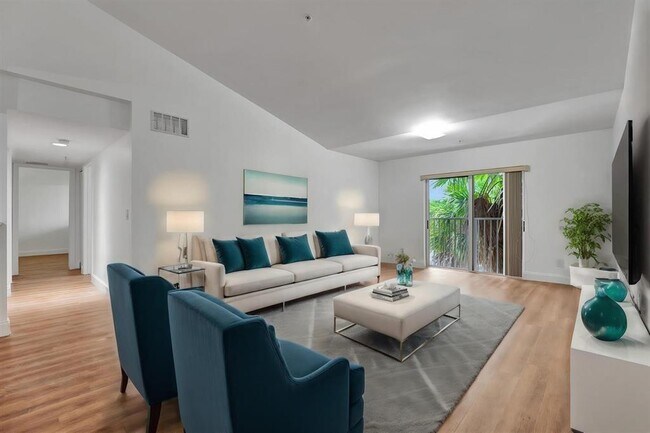 9905 Westwood Dr, Tamarac, FL 33321 - photo 7