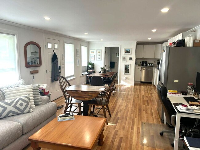 26-30-30 Vine St unit 26 Vine, West Warwick, RI 02893 - photo 4