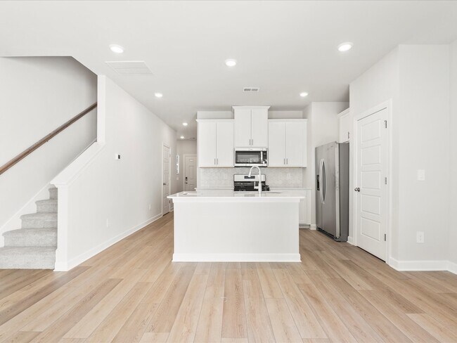 829 Ernest Ln, Lyman, SC 29365 - photo 4