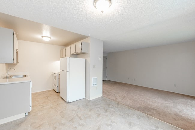 Elm Valley Apartments, Sumner, WA 98390 - photo 5