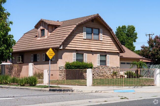 Cottage style homes are popular in Valinda.