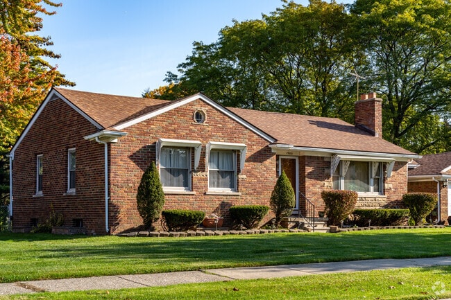 Well maintained ranch style homes offer plenty of living room for those looking in Regent Park.