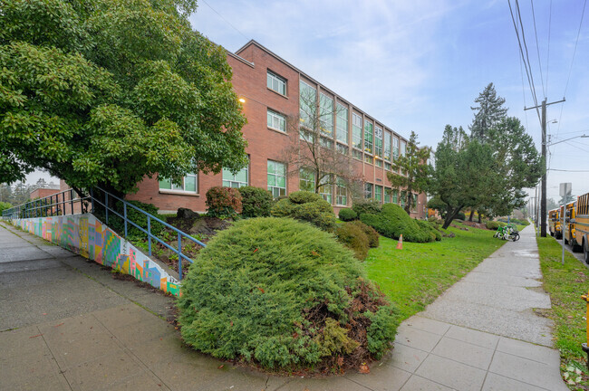 Aki Kurose Middle School.