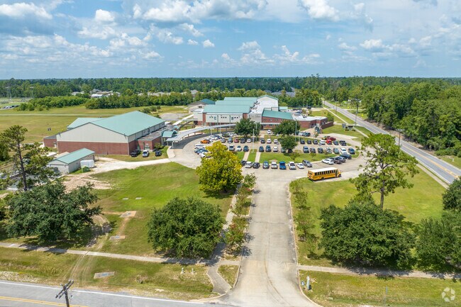 Moss Bluff Middle School offers plenty of AP and Honors courses.