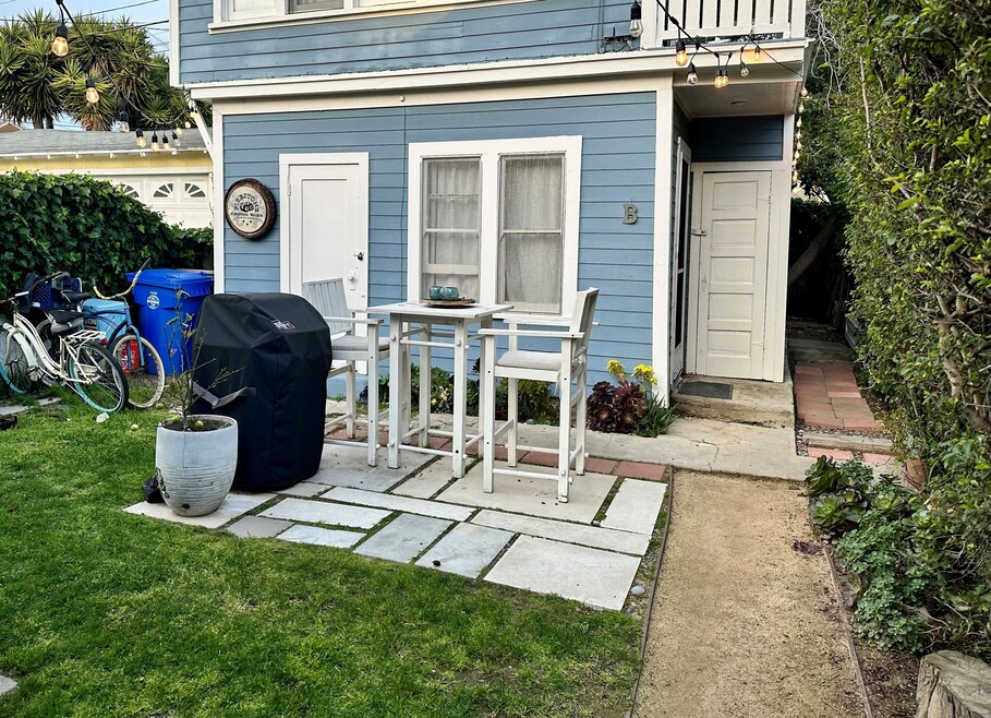 218 S Broadway unit B, Redondo Beach, CA 90277 - photo 1