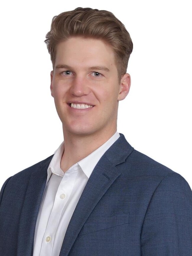 Agent Photo