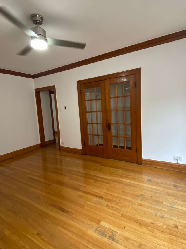 3077 N Davlin Ct unit 3, Chicago, IL 60618 - photo 2