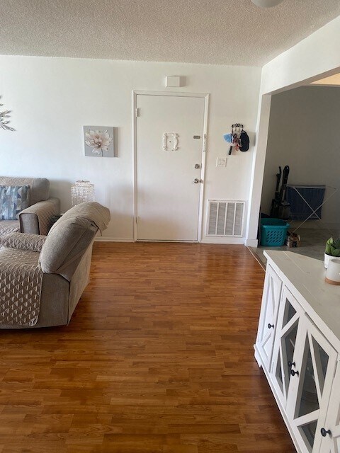 4545 Saloma Ave unit 4545 Saloma, Sherman Oaks, CA 91403 - photo 4