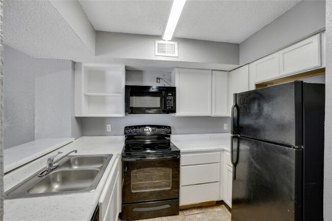9815 Walnut St unit H214, Dallas, TX 75243 - photo 6