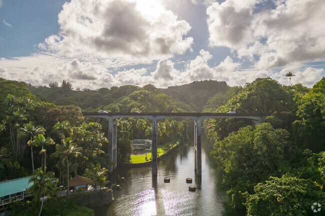 Papaikou is one of the most photogenic towns on Big Island.