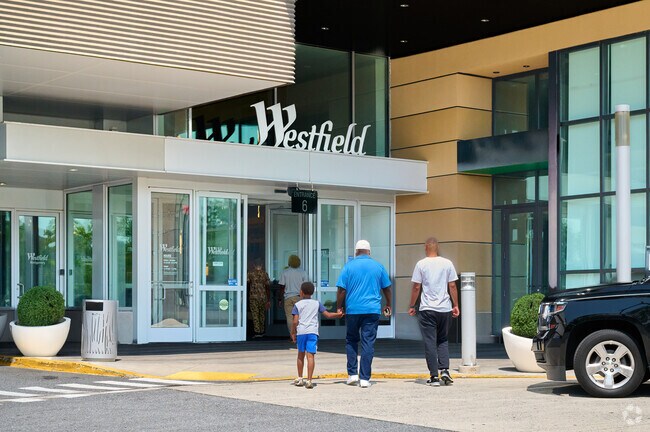 Travilah residents are minutes away from great shopping centers and malls.