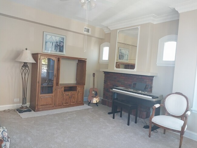 3927 Kirk St unit 2, Skokie, IL 60076 - photo 7