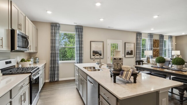 111 Ames Dr, Whiteland, IN 46184 - photo 5