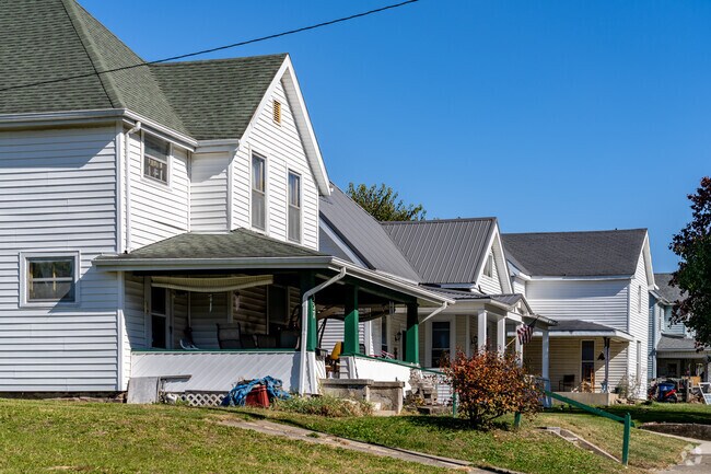 Northeast Marion offers larger four bedroom homes which provide plenty of room for families.