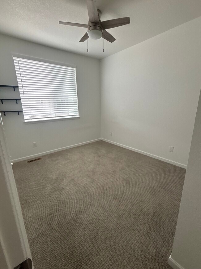 404 Millwall Cir, Castle Pines, CO 80108 - photo 2