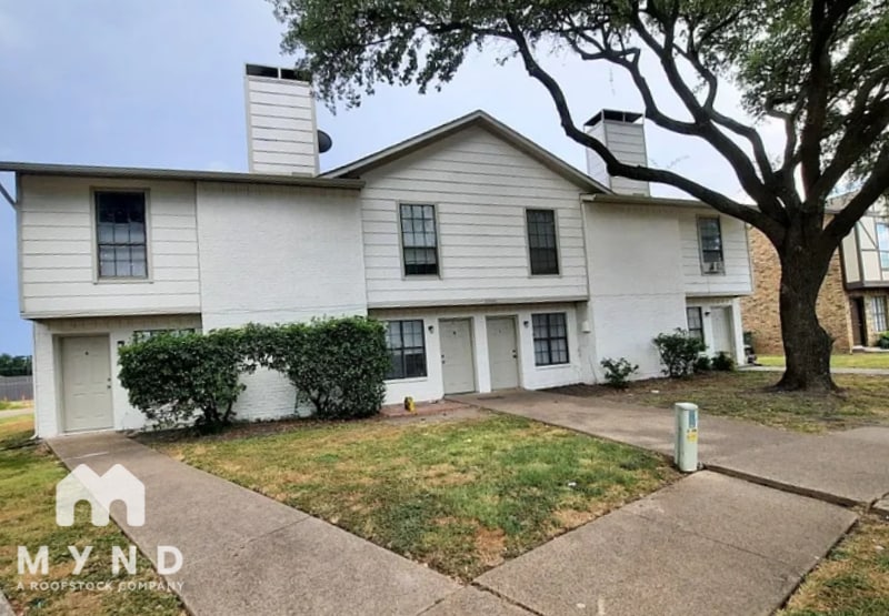 2806 Wimbledon Ct unit B, Garland, TX 75041 - photo 1