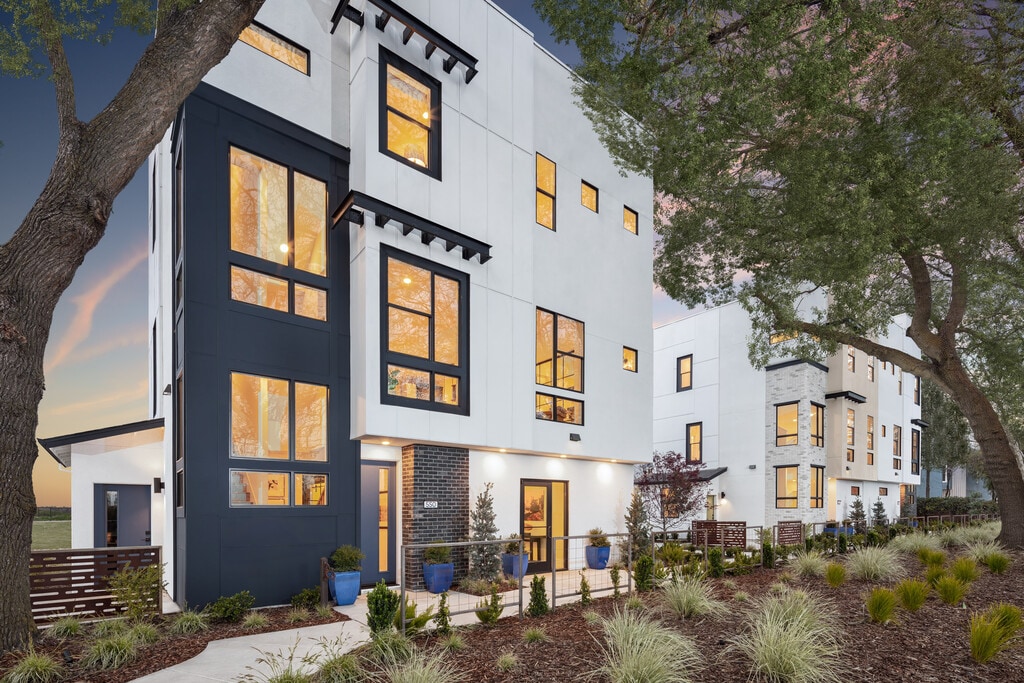 Four 40 West Street Scene Web-1.jpg