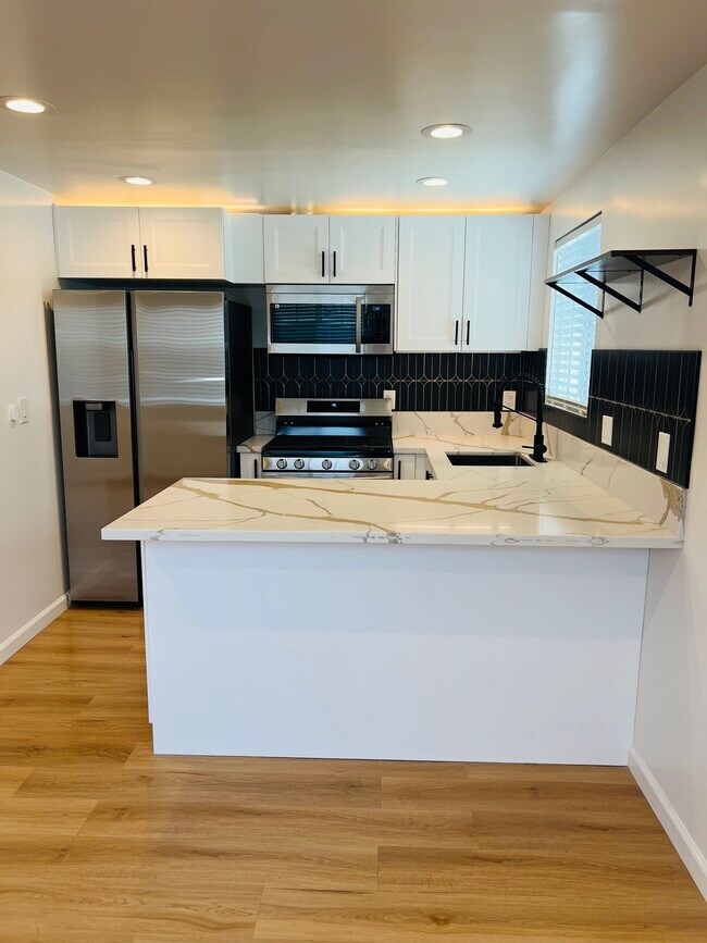 1553 W 106th St unit A, Los Angeles, CA 90047 - photo 6